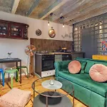 Cats & Crafts Loft By Downtown Apartments