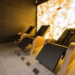 Deo Plaza Premium Suites, Riverside & Radisson Spa By Downtown Apartments
