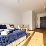 Mostek Sapphire Navy Studio