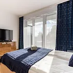 Mostek Sapphire Navy Studio