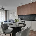 Scala Apartments City Center & Parking By Downtown Apartments