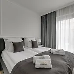 Waterlane Riverside - Spa, Pool, Gym & Parking By Downtown Apartments