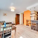 Orange By Oneapartments