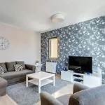Modern Dom & House Apartments In Gdansk With Pool And Gym