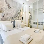 Alqueen Apartments - Old Town Granaria