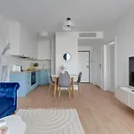 Doki Living - Foodhall & Parking By Downtown Apartments