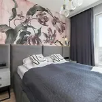 Prestigious Apartment With Parking In Gdansk By Noclegi Renters