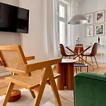 All For Sophie Apartments - Z Palarnia Kawy I Pracownia Artystyczna W Kamienicy - Art & Coffee In Historic Building