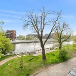 Chlebova - Riverside View Terrace, Free Parking, Gym & Kidsplay By Downtown Apartments