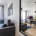 Glow Apartments, Apartament Luna Srodmiescie