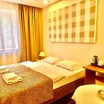 Akme Apartments&Rooms