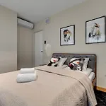Deo Plaza Luxury Apartments By Blue Mandarin