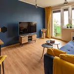 Hexagon Studio Comfort