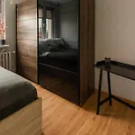 Hexagon Studio Comfort