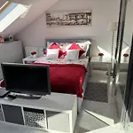 Apartment Zimmer Mit Kueche Und Bad In Danzig