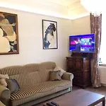 Fahrenheit House Apartment