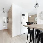 Downtown By Little Heaven Apartments