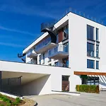 Visby : Premium Apartments On The Beach