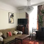 Fahrenheit House Apartment