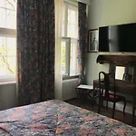 Fahrenheit House Apartment
