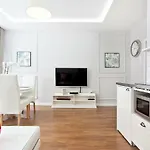 The Heart Of Old Town Apartments