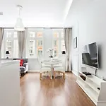 The Heart Of Old Town Apartments