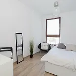 Chill Out Like A Local From Downtown Apt For 6 Parking