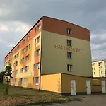 Nicole By Q4Apartments