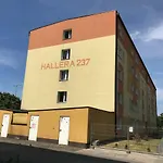 Nicole By Q4Apartments