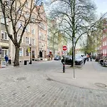Stylish Apartment In Heart Of Oldtown