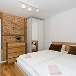 Oliva Park Rentyear Apartments