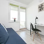 Rooms4Less