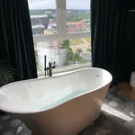 Jacuzzi Suite