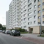Rooms4Less