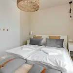 Wave Apartments - Olivia Park