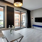 Blue Mandarin Apartments - Riverside