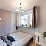 Stay Hip In Vibrant Centrally Located Apartment In Old Town