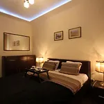 Golden Apartments&Sz7-66