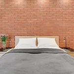 Central Apartment - Free Private Parking