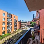 Wave Apartments - Blue Old Town