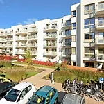 Holiday Apartment Near The Sea - Free Private Parking