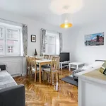 Four Lions - Billberry Apartments