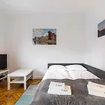 Four Lions - Billberry Apartments