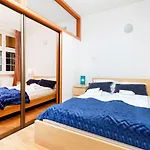 Apartments Old Town Zlotnikow By Renters