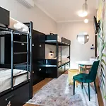 Forrest Apartments & Hostel