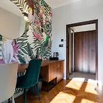 Forrest Apartments & Hostel