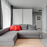 Maximus Apartment By Triapart