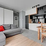 Maximus Apartment By Triapart