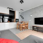 Maximus Apartment By Triapart
