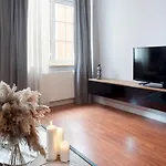 Elite Apartments Hard Rock Old Town Suite